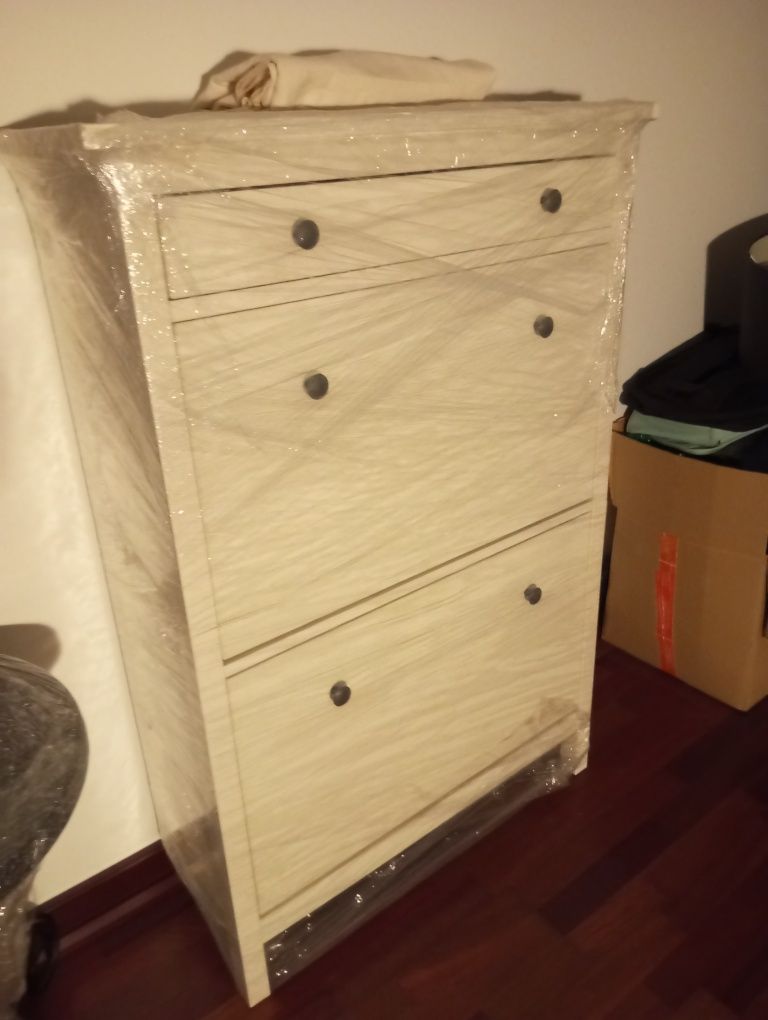 Sapateira IKEA em branco