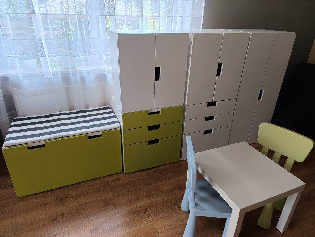 Meble IKEA dziecięce. Pokój dla dziecka. Zestaw, szafa, szuflady.