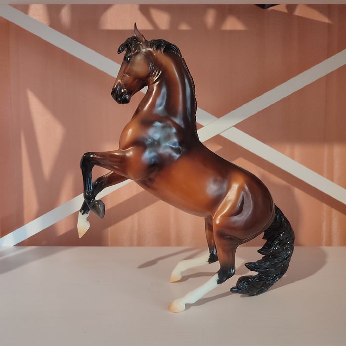 Кінь Breyer Jasper 301160