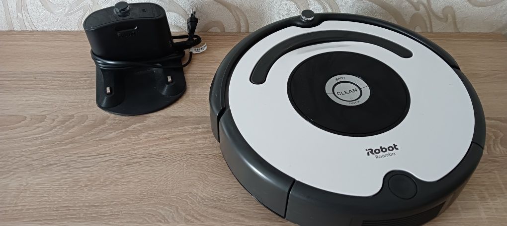 Продам робот пилосос  irobot roomba 675