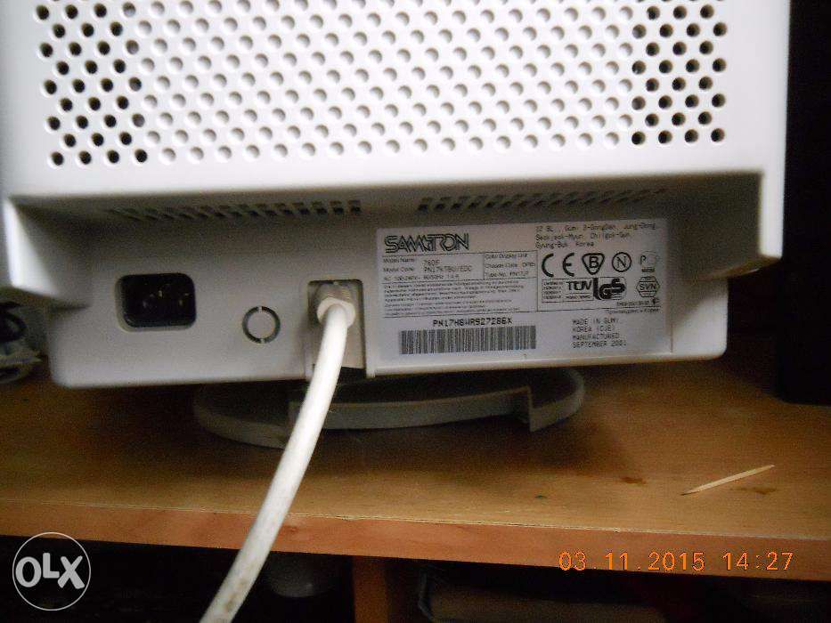 Монитор Samsung Samtron 76F.