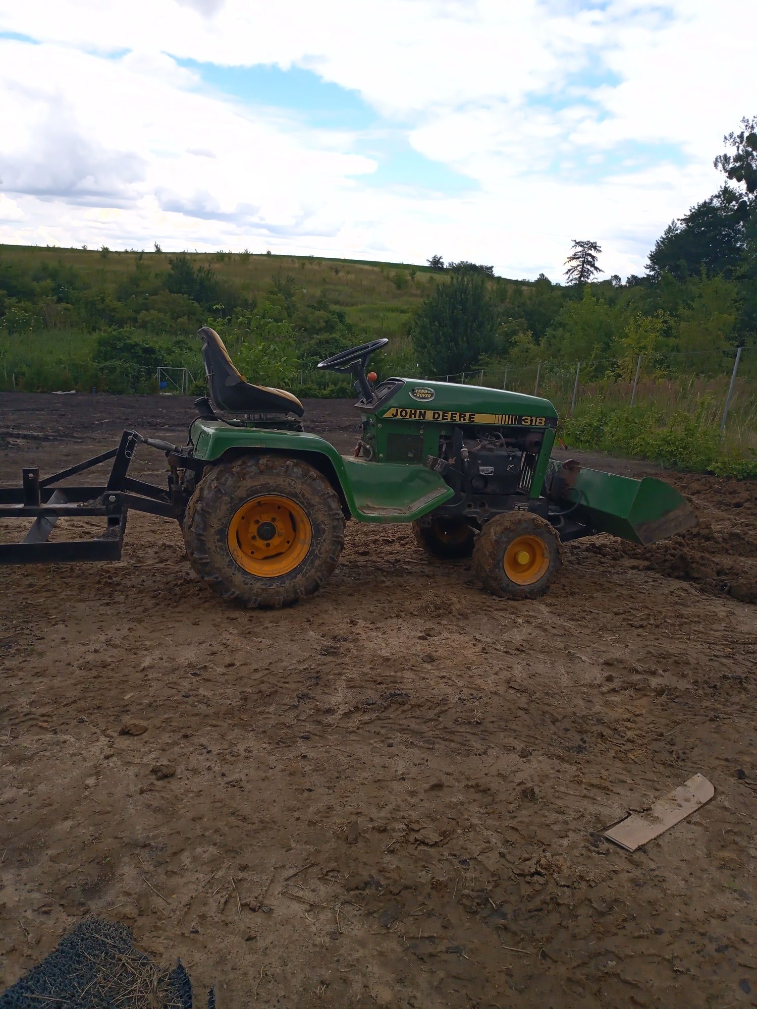 Traktorek John deere 318