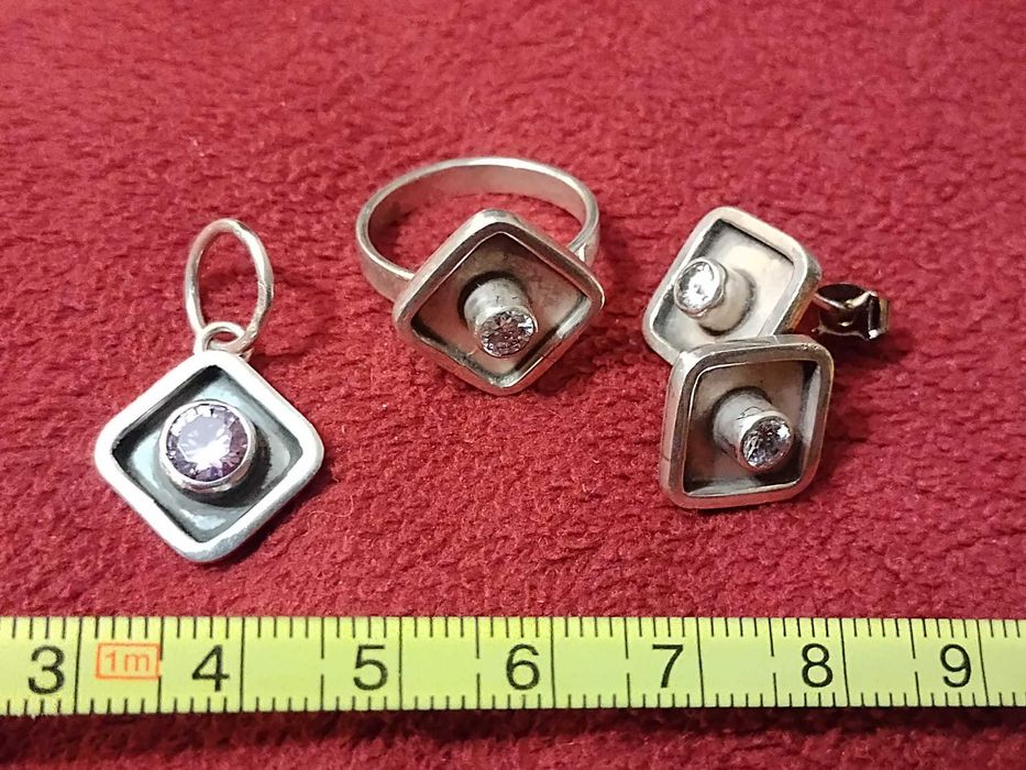 Komplet srebrnej biżuterii z cyrkoniami