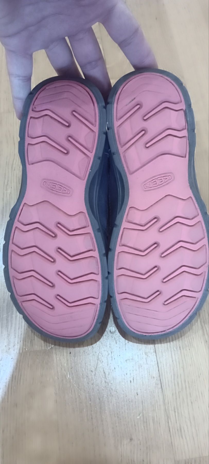 Демісезонні чобітки Keen 35 р. 22 см