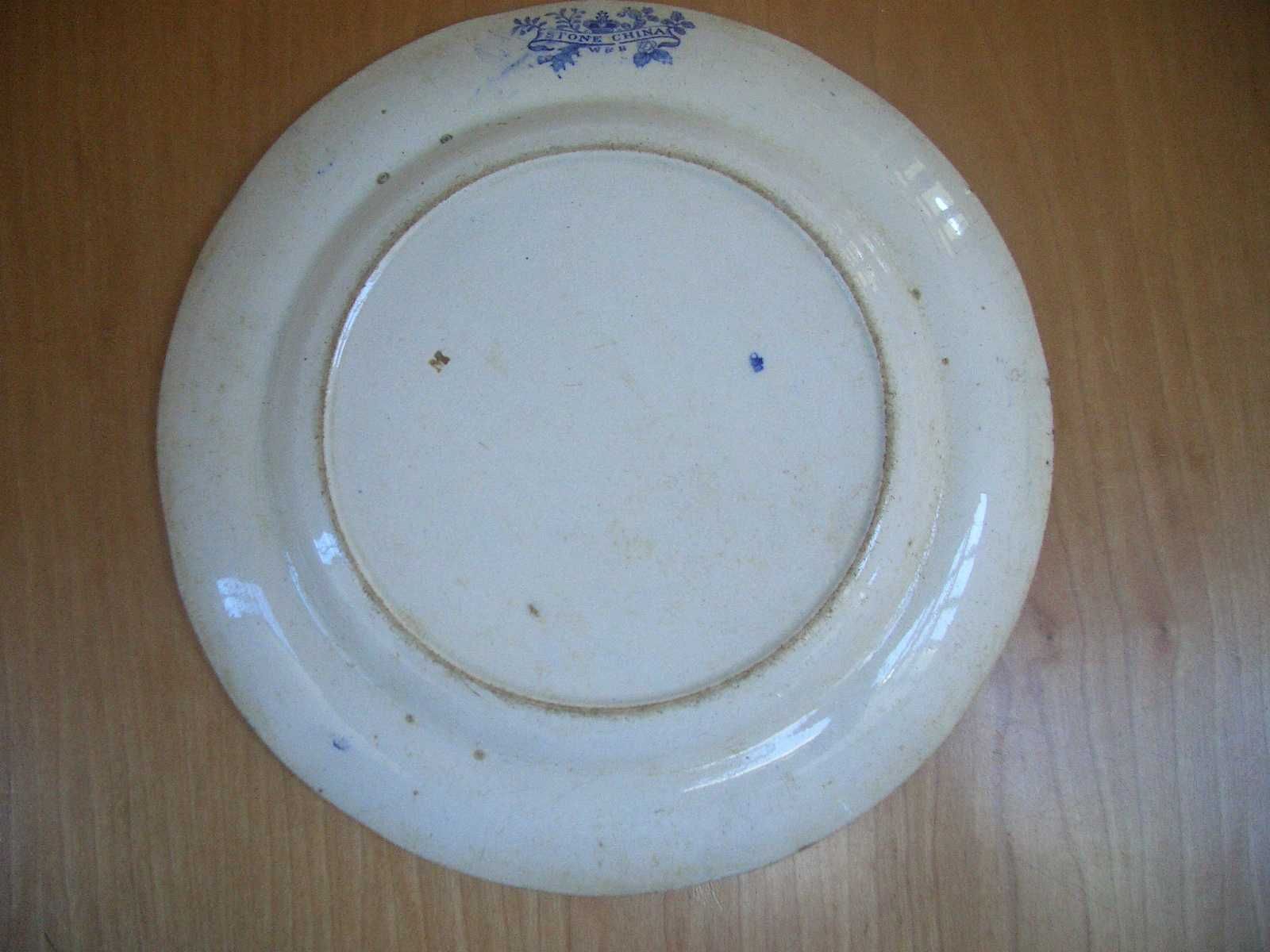 Prato antigo com 22,5 cm de diâmetro