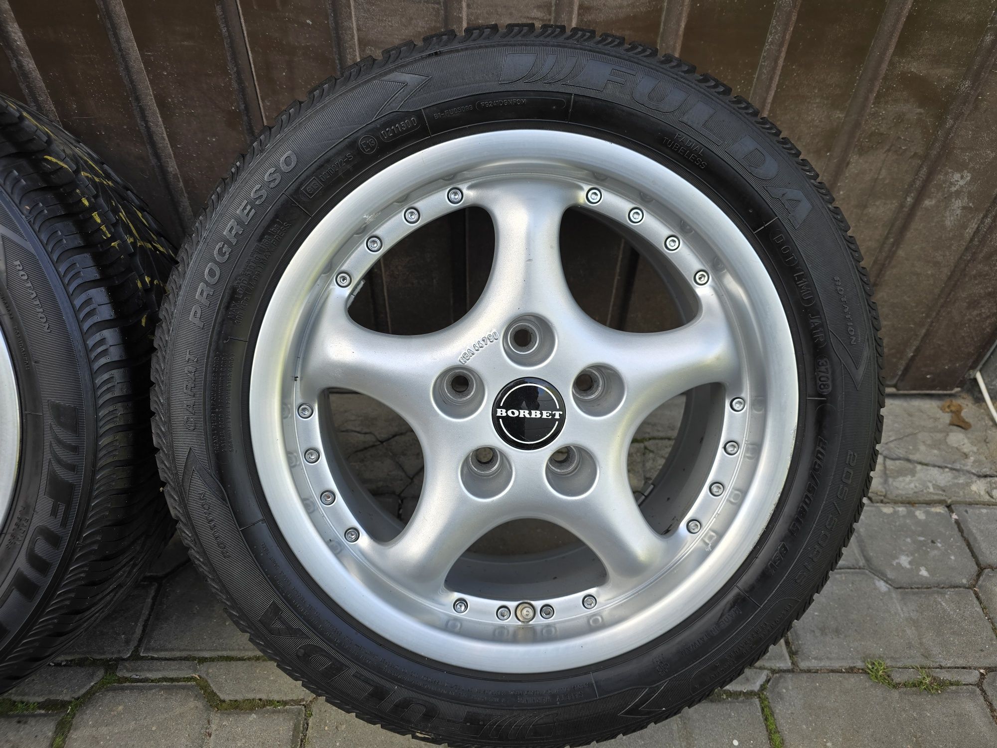 Felgi z oponami 205/50R15 Opel Astra 5x110 Corsa Meriva Vectra