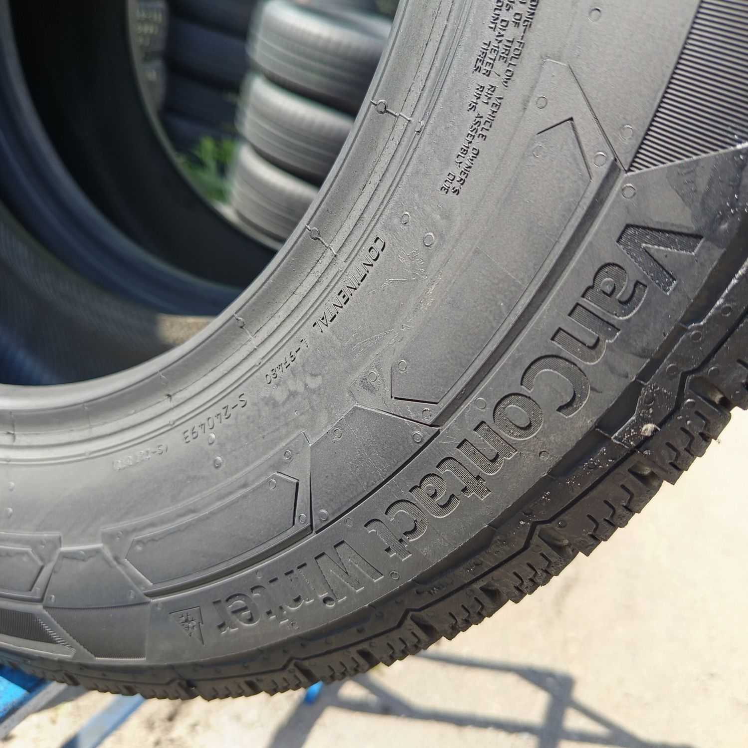 215/65r16C Continental VanContactWinter z 2023r 8mm