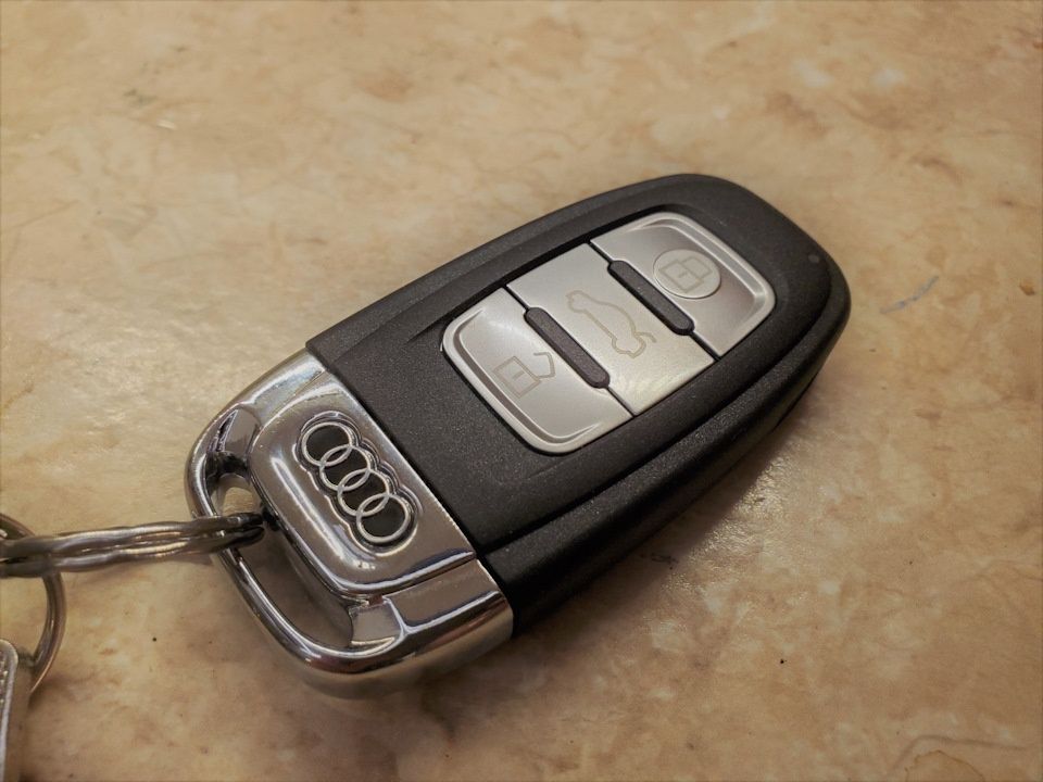 Автомобильные ключи ( СМАРТ-ключи)