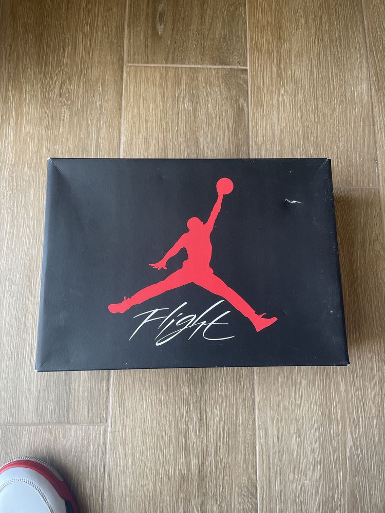 Jordan 4 Fire Red