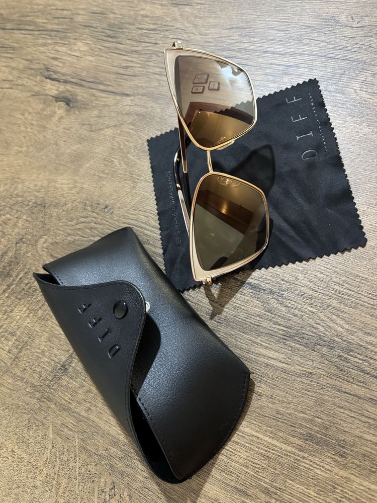 Óculos de sol espelhado DIFF Eyewear