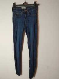 Spodnie jeansowe firmy Gina tricot