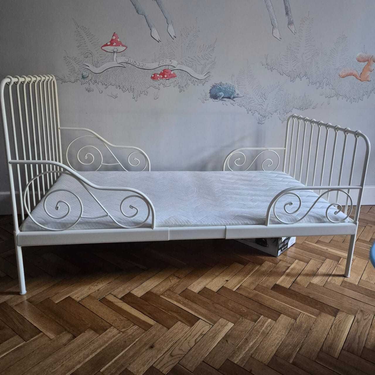 łóżeczko dla dziecka z materacem