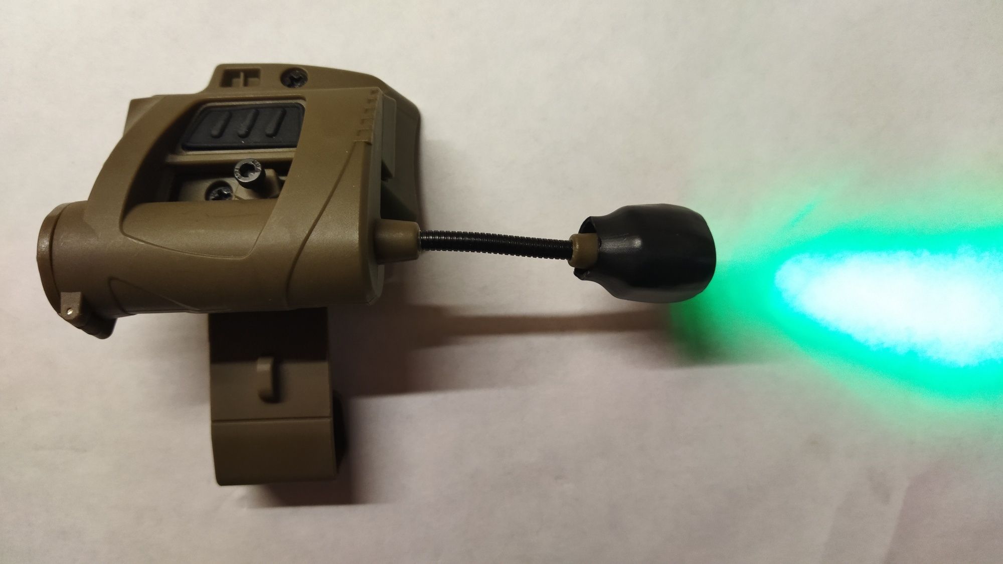 Ліхтарик тактичний на шолом LT-09-T
