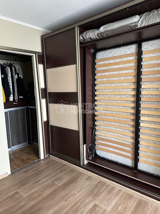 Продам 3к кв з гаражем вул.Ак.Павлова,319  522 мр Піски м.Салтівська