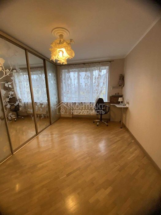 Продається 2 поверховий будинок з гаражем та ділянкою, ХТЗ