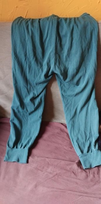 Zielone spodnie dresowe 44_46