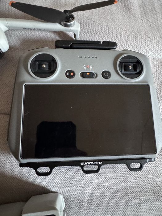 Dji mini 4 pro fly more combo + karta pamieci 256 gb