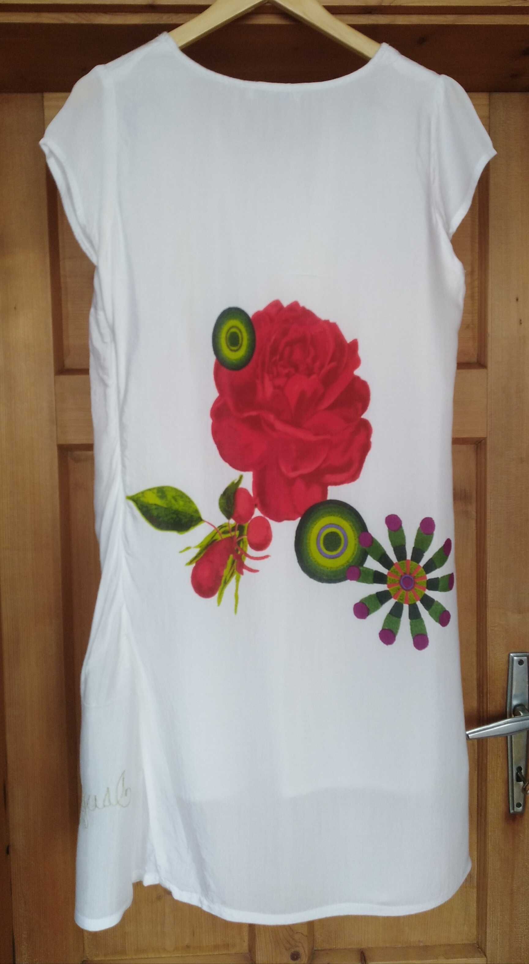 DESIGUAL biała sukienka nadruk róża logo haft Boho r.36/38