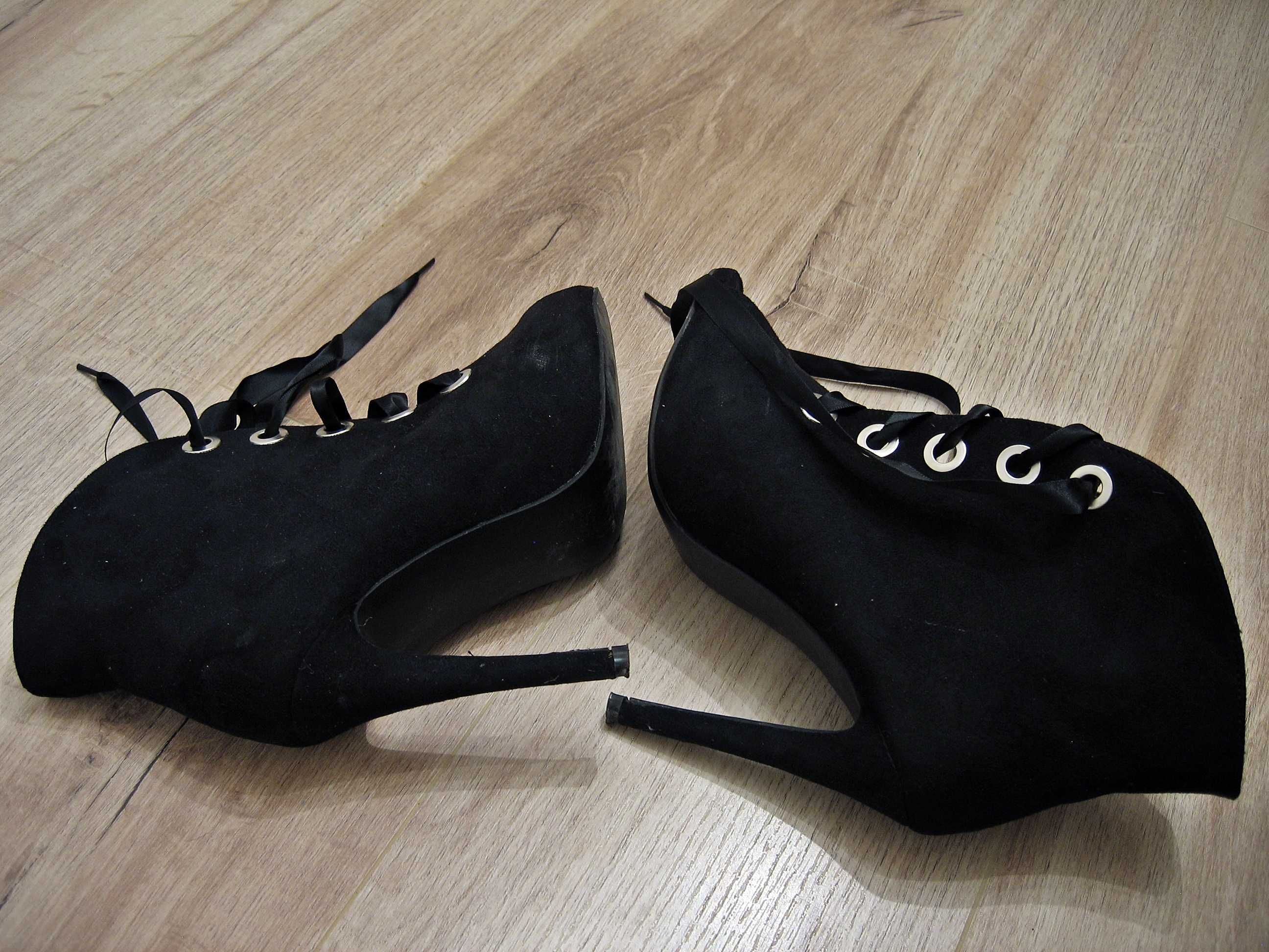 Czarne buty Bestelle, rozmiar 39, z dużym palcem, nubuk, używane