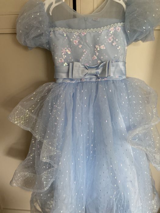Sprzedam sukienkę na bal 104-110 Księżniczka/Kopciuszek