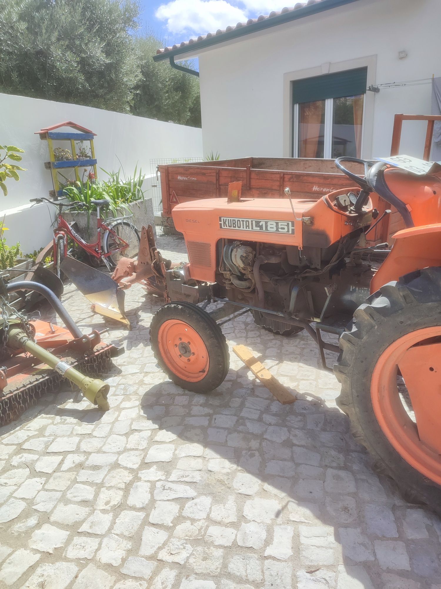 Trator agricola e alfaias