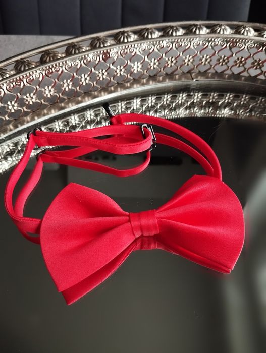 Mucha dla chłopca muszka regulowana saynowa dla mężczyzny pod szyję