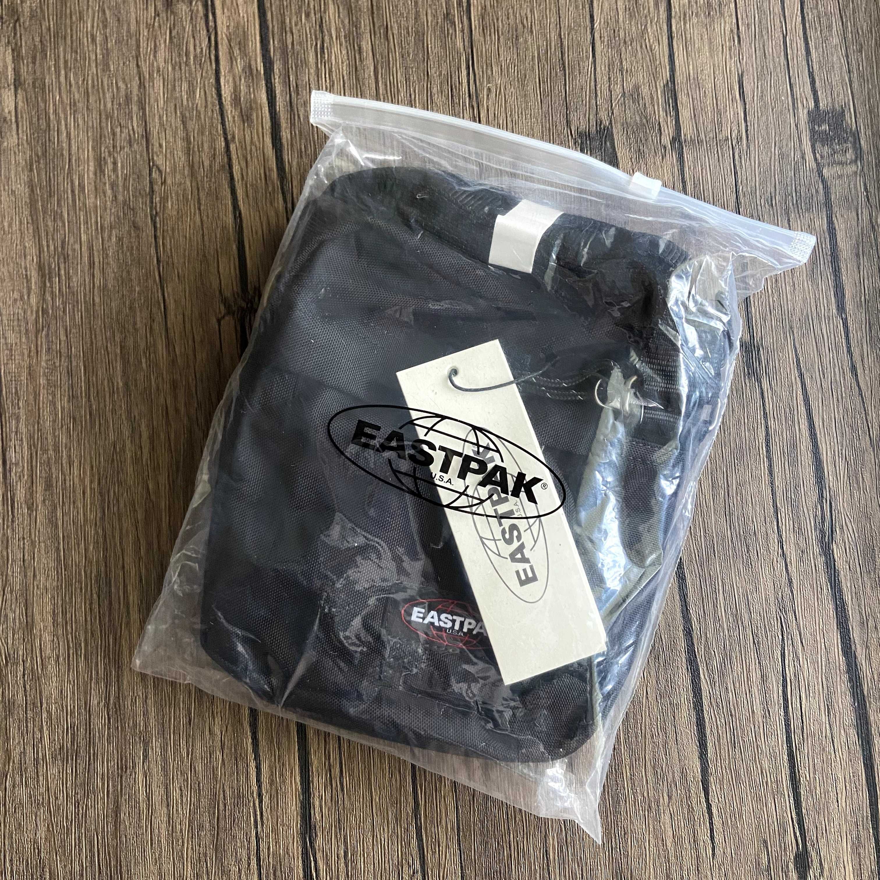Месенджер, сумка Eastpak black - чорного кольору, оригінал.