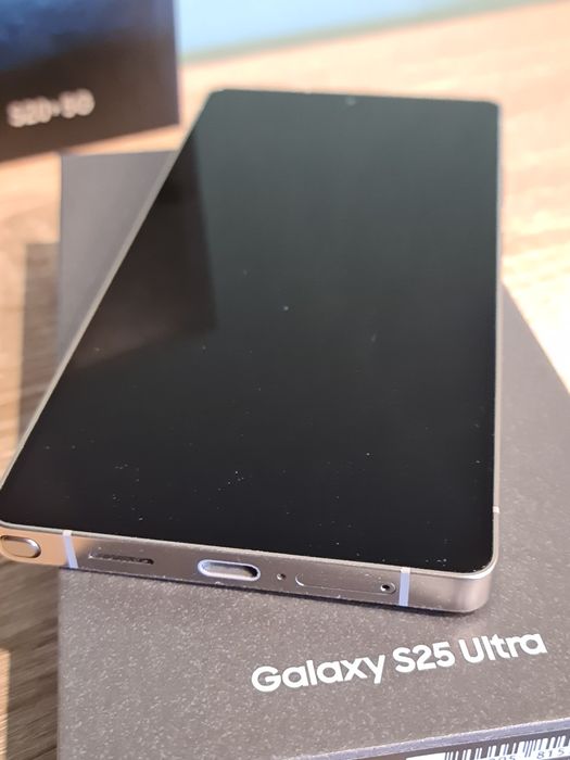 Samsung s25 ultra plus etui mercedesa