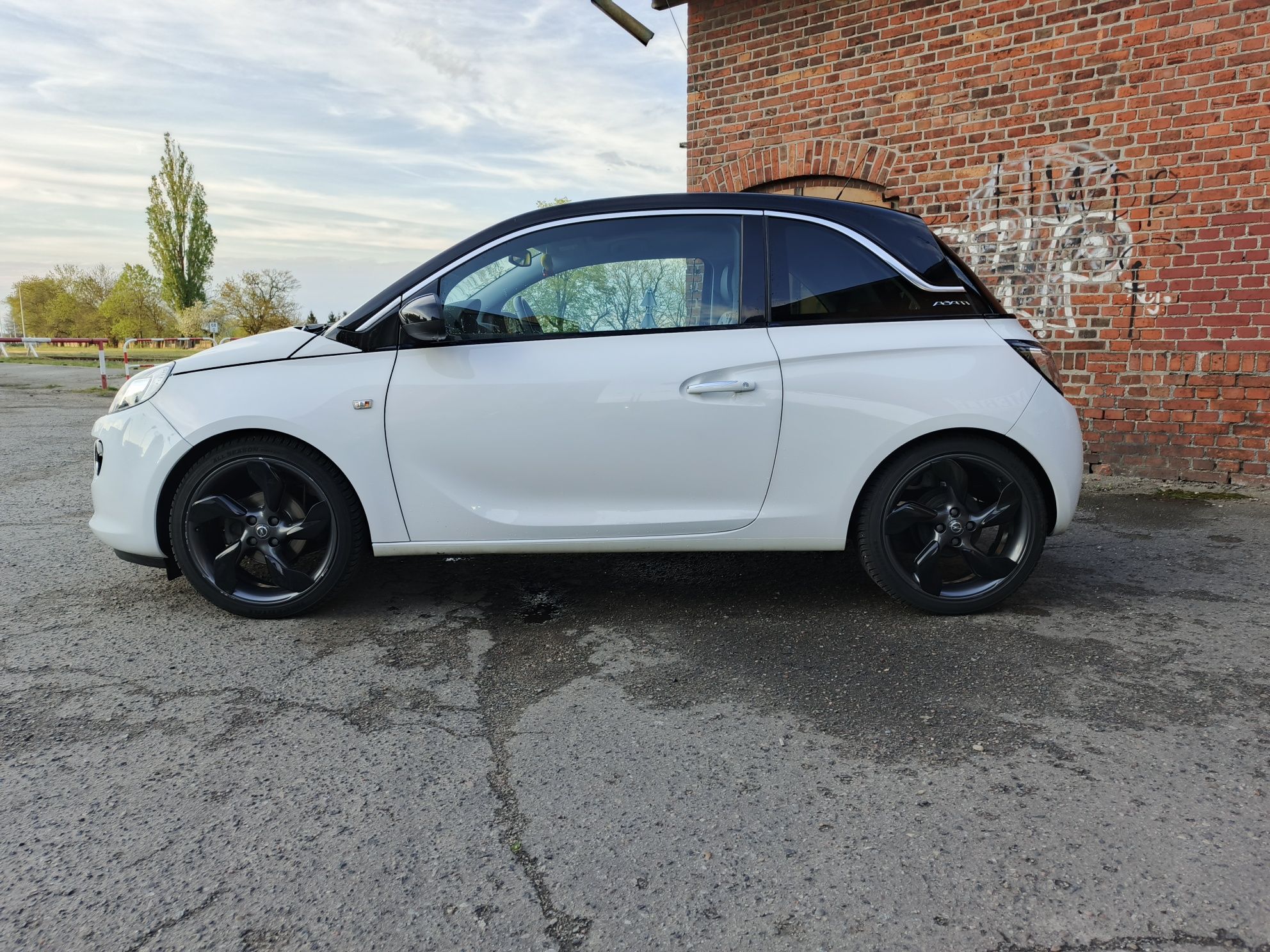 Opel Adam otwierany dach felgi 18