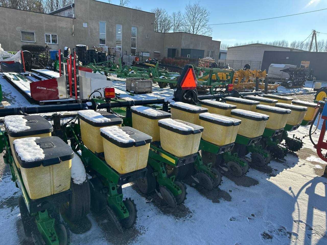 Сівалка вакуумна складна John Deere Джон Дір 7200 8 р 70 см