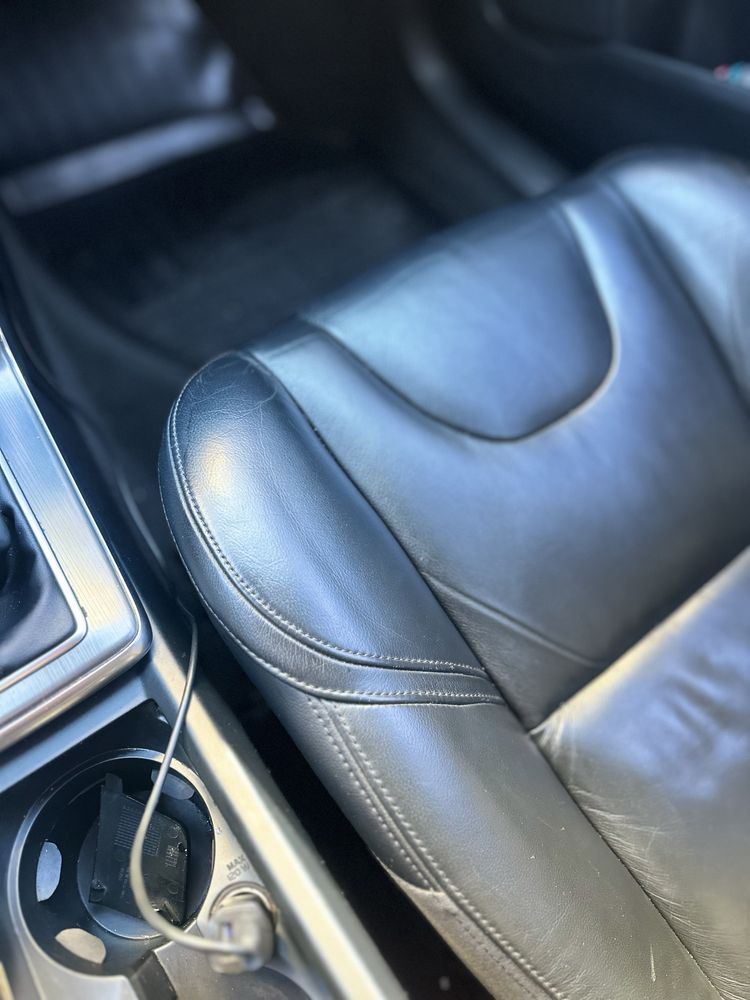 Volvo v40 2013 рік
