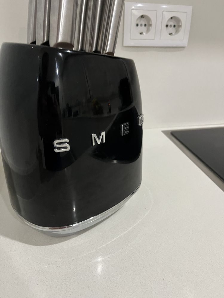 Faqueiro Smeg preto