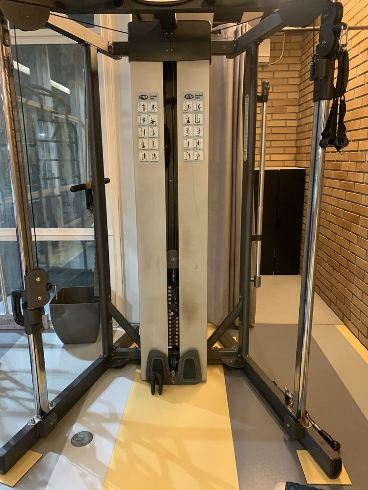 Maquina multifunçoes Vision , Smith machine e banco