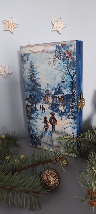 Ozdobne świąteczne drewniane pudełko