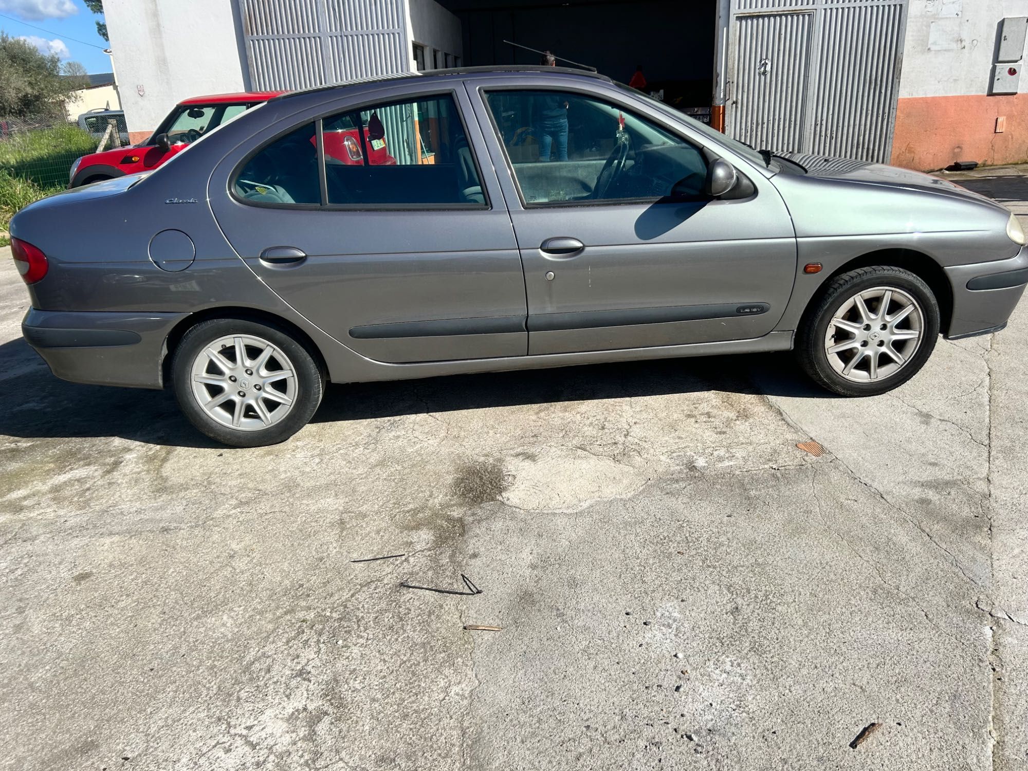 Vendo Carro RENAULT