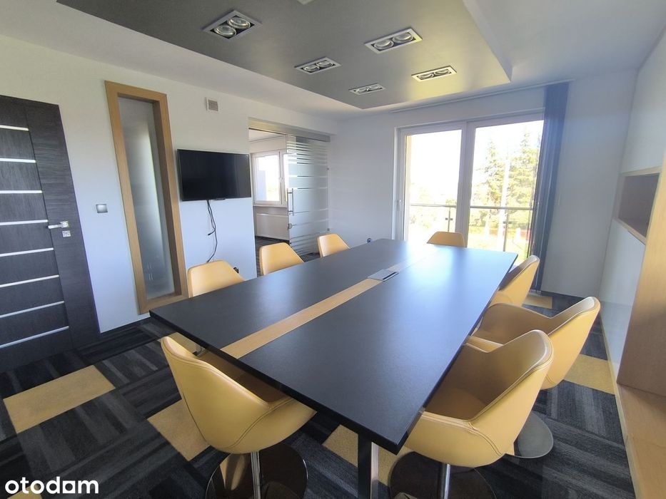 Reprezentacyjny budynek biurowy, 280m2, duży parking,