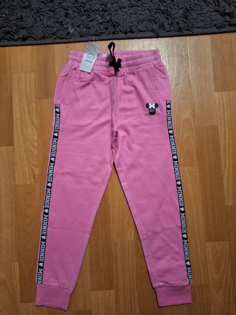 Spodnie dresowe roz.134