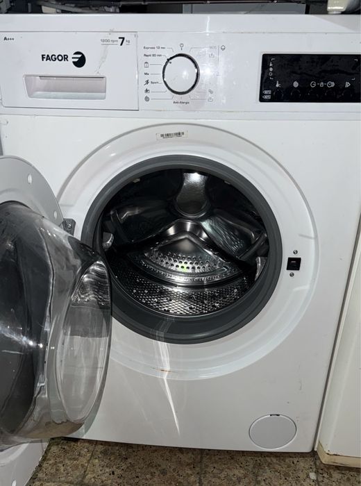 Maquina de lavar roupa