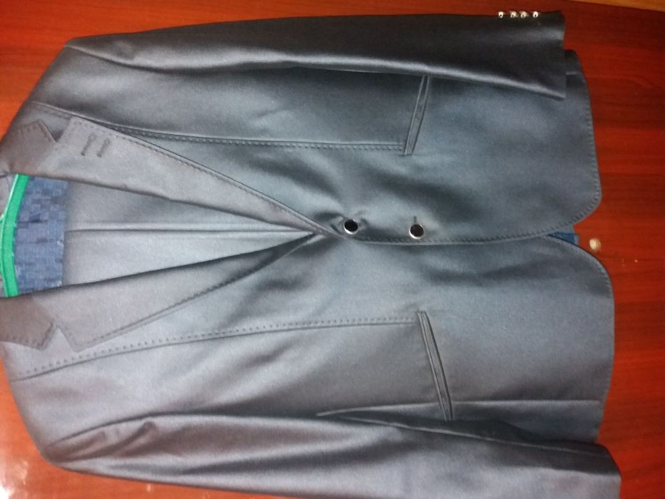 Костюм мужской..