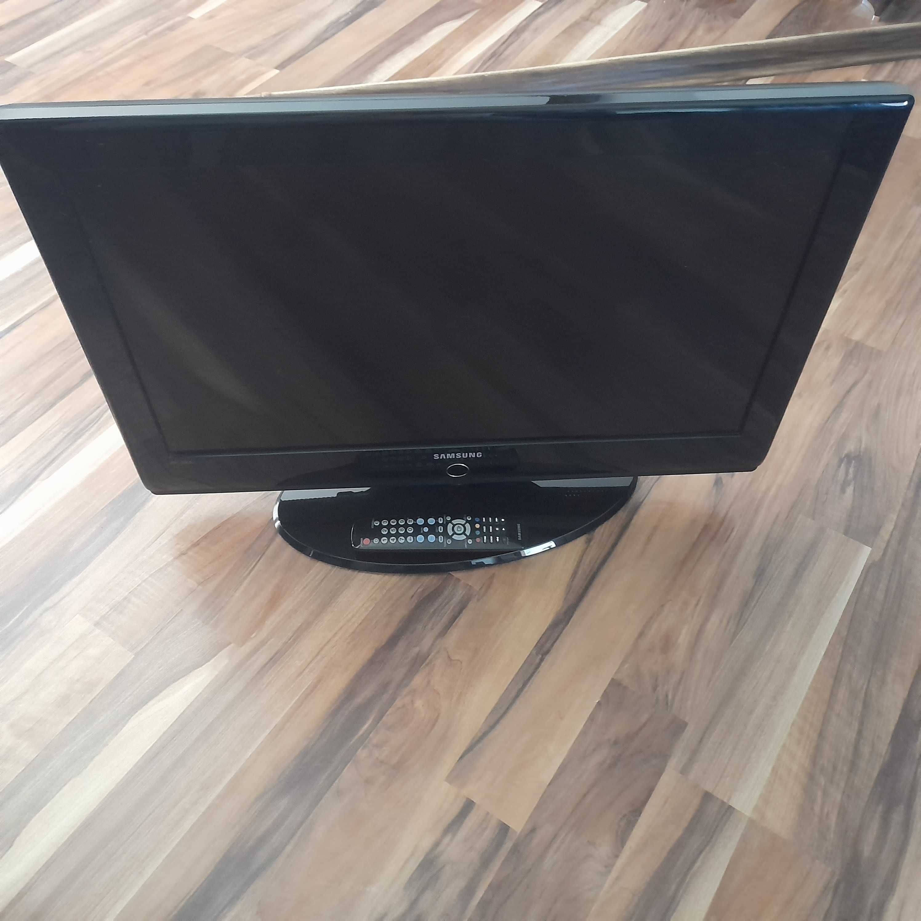 Sprzedam tv Samsung 32 do naprawy