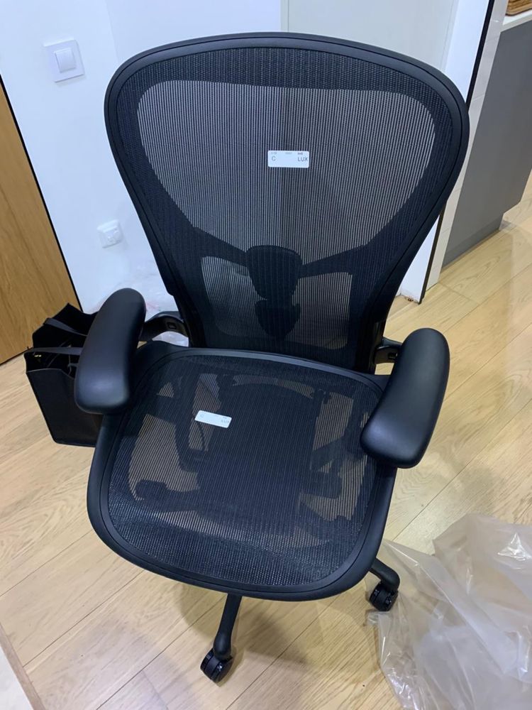 Офісне крісло Herman Miller New Aeron Onyx Black , Size - C