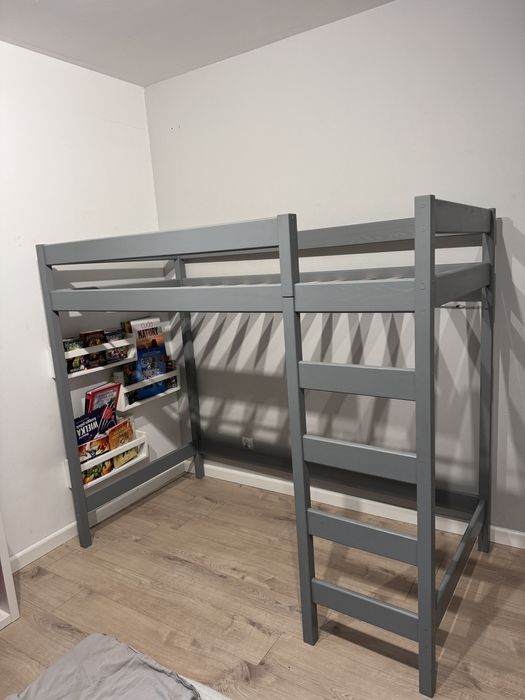 Łóżko na antresoli