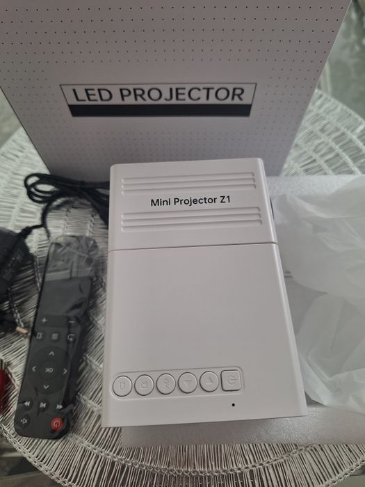 Mini projektor z1
