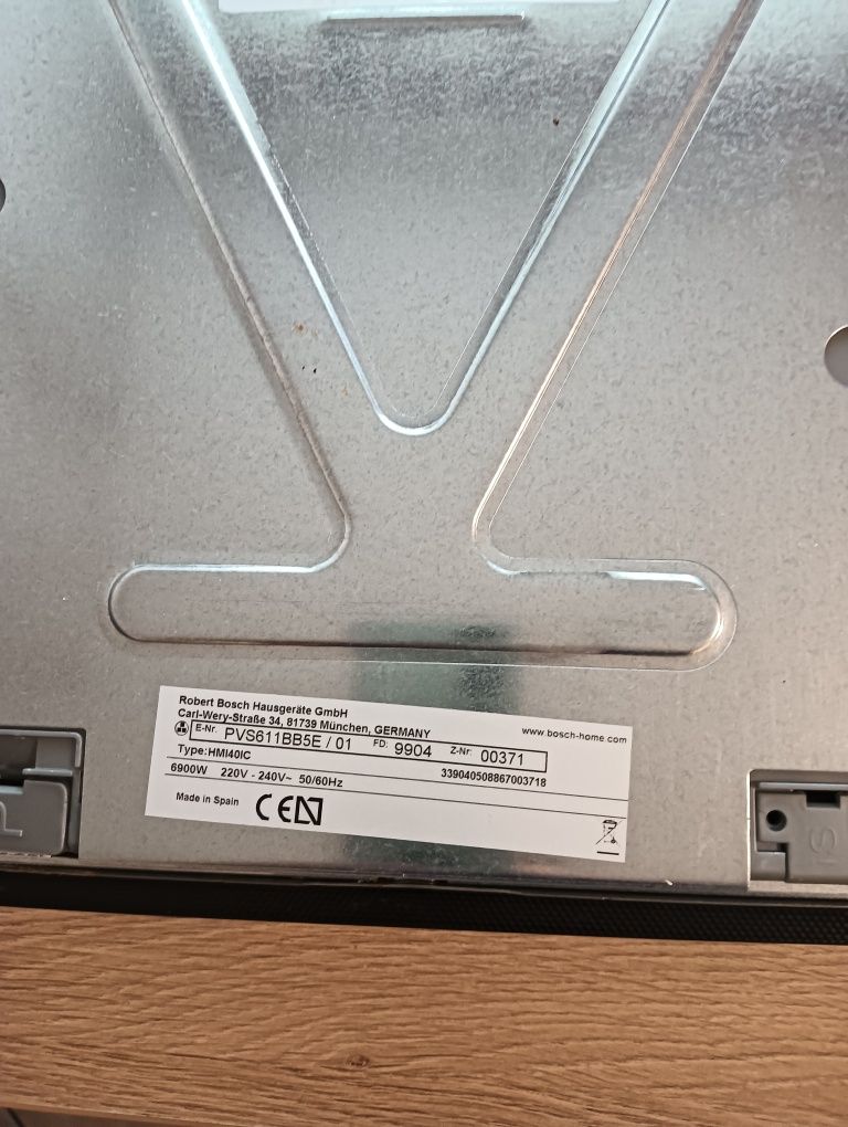 Płyta indukcyjna Bosch PVS611BB5E uszkodzona