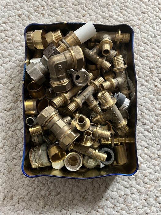 Złączki trójniki kolanka mosiężne