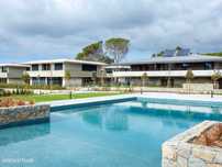 Apartamento T2 em condomínio fechado com piscina em Cascais
