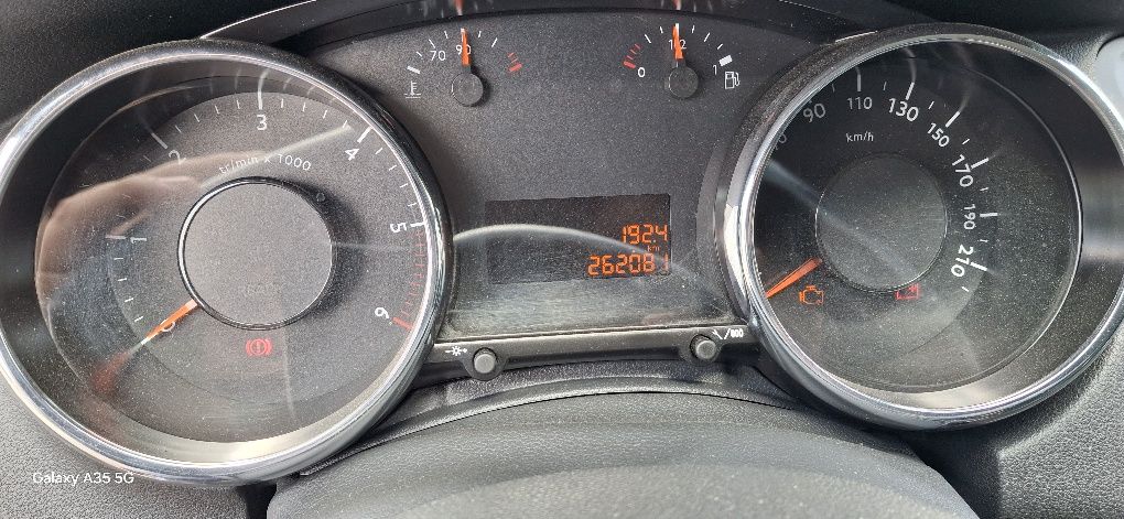 Продам Peugeot 5008 1,6 дизель МКПП.