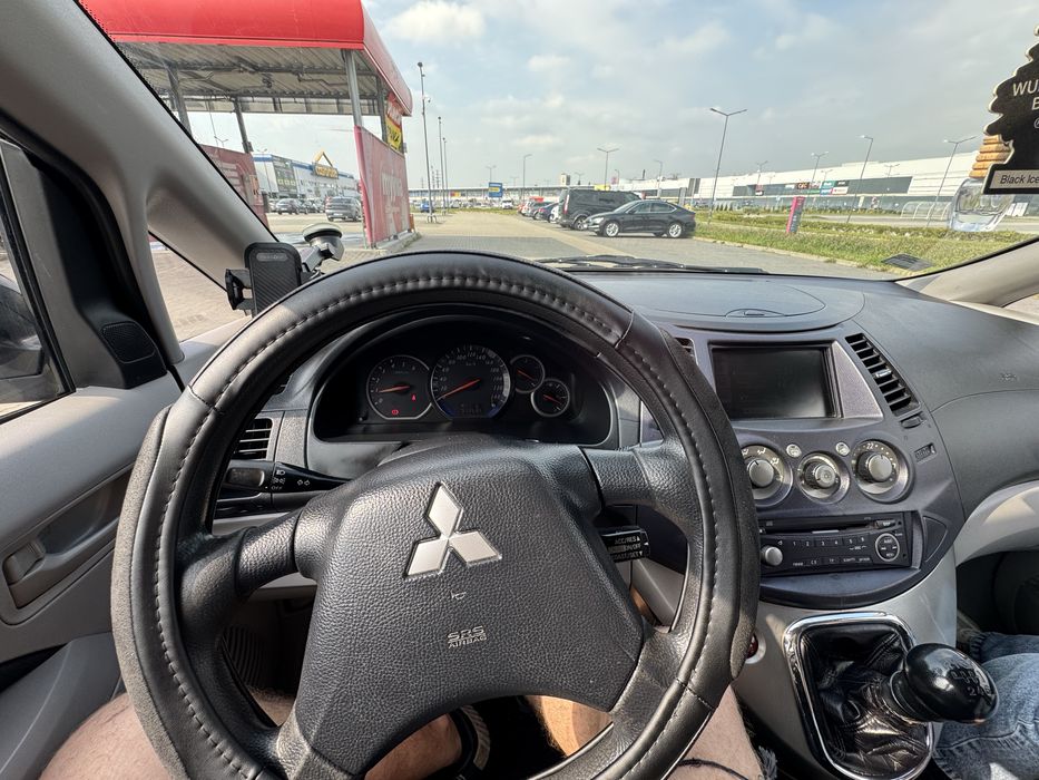 Sprzedam Mitsubishi Grandis 2.0 DID  7 osobowy