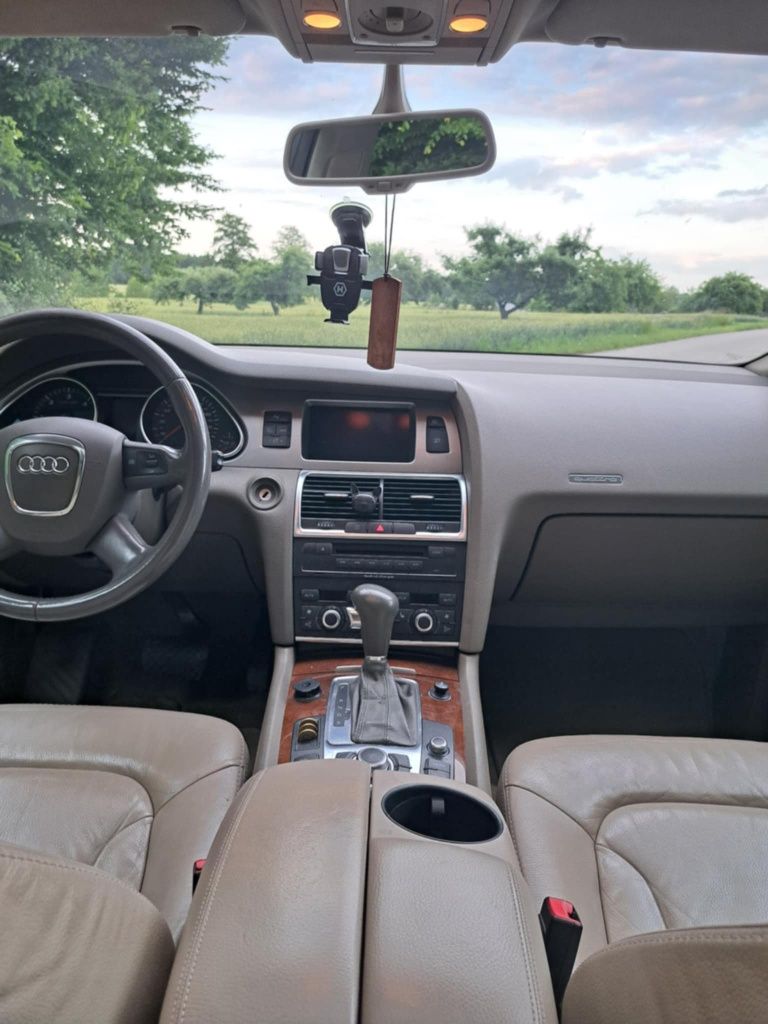 Sprzedam Audi Q7