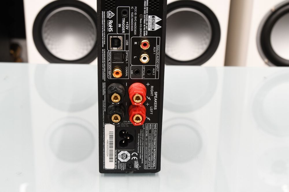 Nowoczesny wzmacniacz stereo NAD D3020 z DAC USB + pilot zestaw